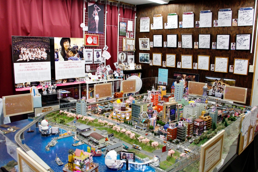 山田觀光物產館的AKB48災區訪問展示區。(攝影:咻子)
